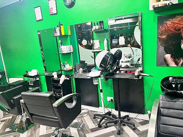 Hair & Beauty Salon in Middlesex For Sale