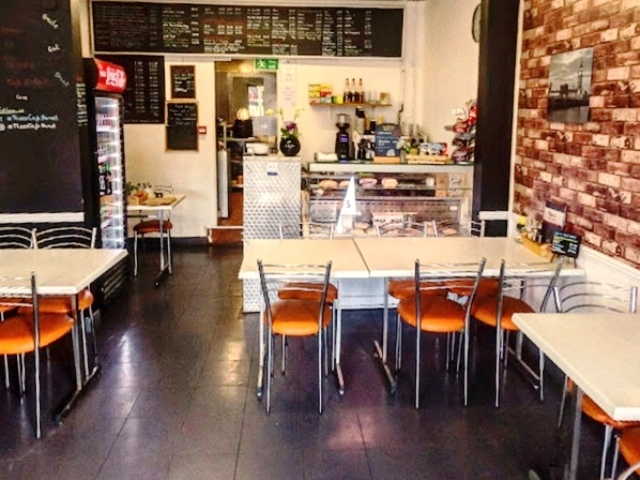 Cafe and Fast Food Restaurant in Barnet For Sale