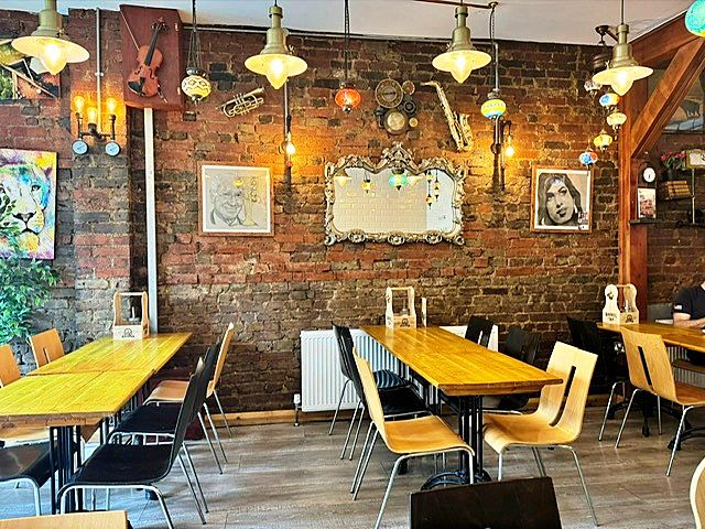 Buy a Licensed Bistro Cafe in West London For Sale
