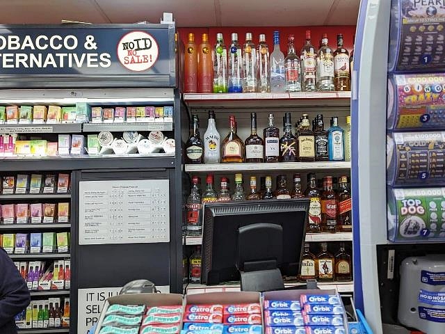 Convenience Store with Off Licence in Berkshire For Sale