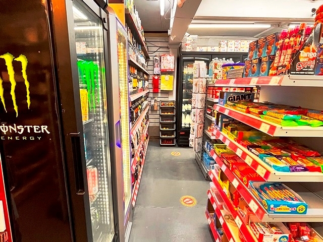 Virtually Freehold Convenience Store in Berkshire For Sale for Sale