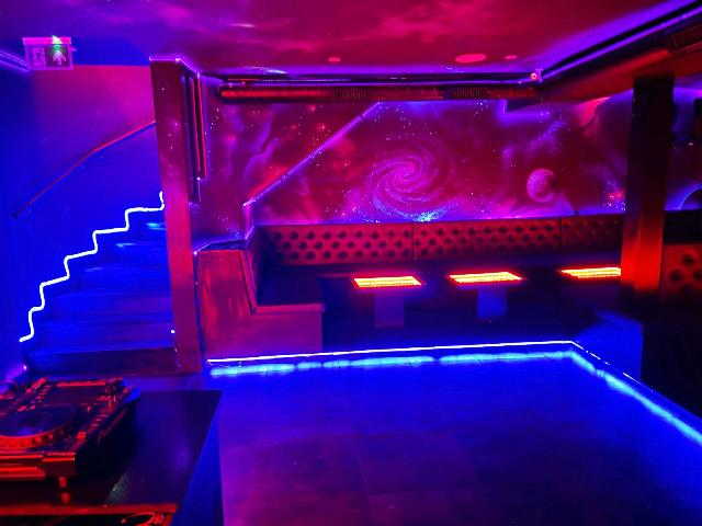 Well Fitted Nightclub in Vauxhall For Sale