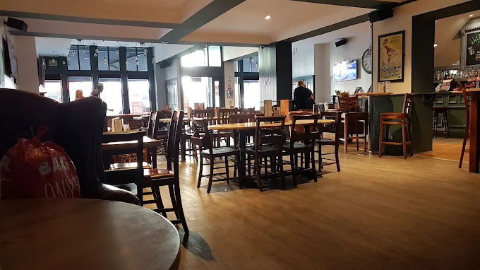 Impressive Bar & Restaurant in East London For Sale