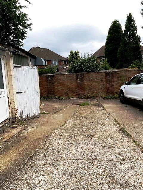 Dry Cleaners plus Launderette in High Wycombe For Sale for Sale