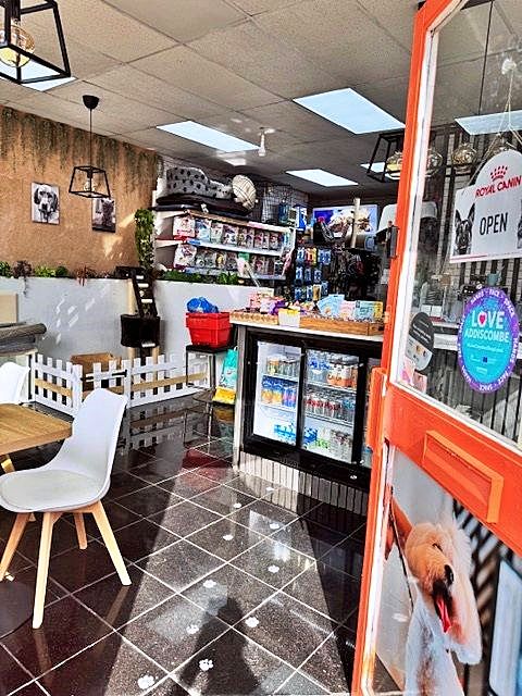 Pet Grooming and Shop plus Caf in Surrey For Sale for Sale