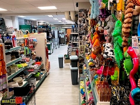 Busy Pet Shop in Surrey For Sale for Sale