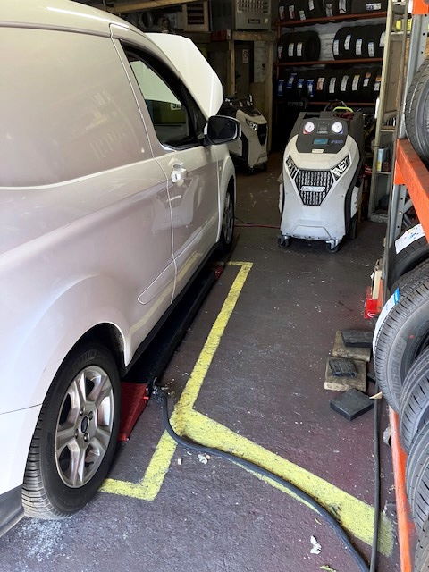 Mechanics Workshop & Garage in Surrey For Sale for Sale