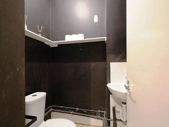 Well Established Barber Shop in West London For Sale for Sale