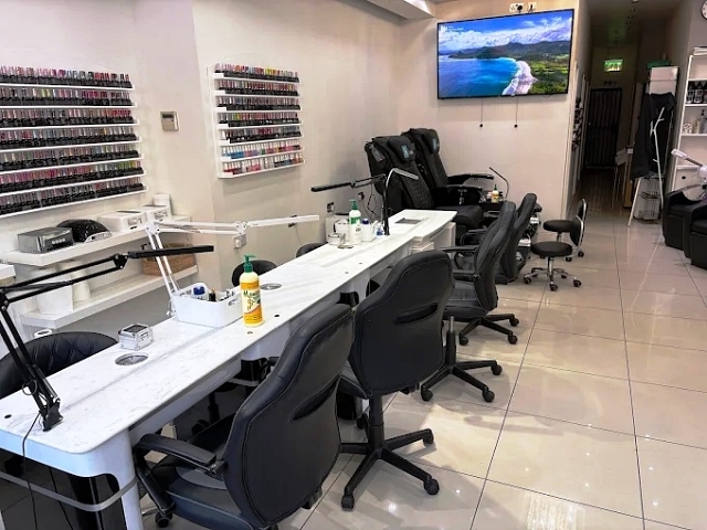 Hair and Beauty Salon plus Nail Bar in North London For Sale