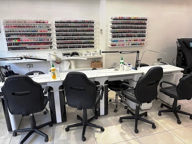 Sell a Hair and Beauty Salon plus Nail Bar in North London For Sale