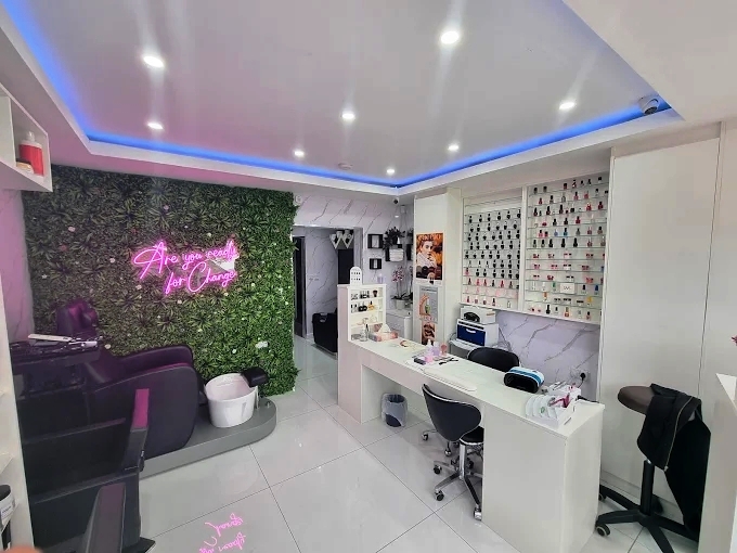 Buy a Hairdressing, Beauty Salon and Nail Salon in Surrey For Sale