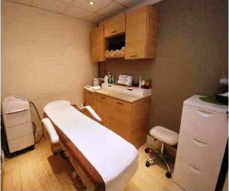 Beauty Salon and Cosmetics in Hampshire For Sale