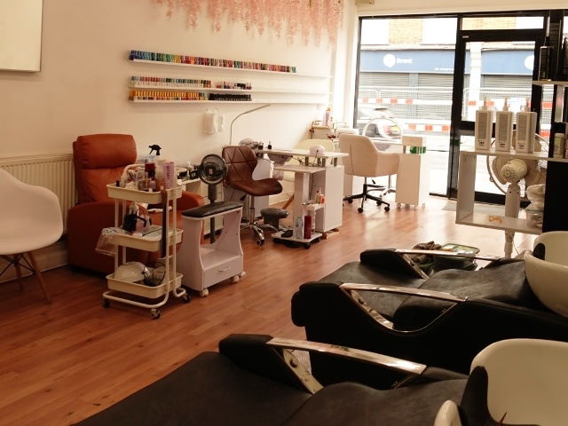 Buy a Hair and Beauty Salon in North London For Sale
