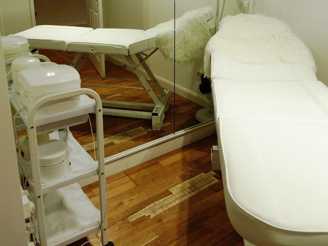 Hair and Beauty Salon in North London For Sale for Sale