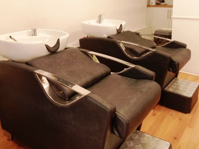 Hair and Beauty Salon in North London For Sale for Sale
