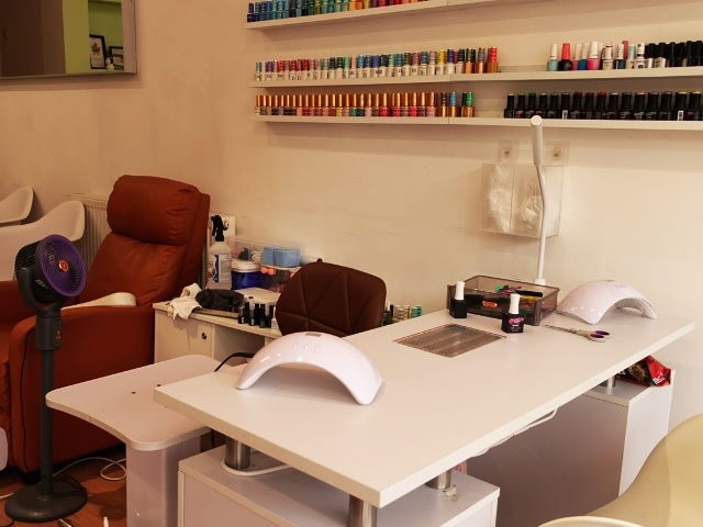 Hair and Beauty Salon in North London For Sale for Sale
