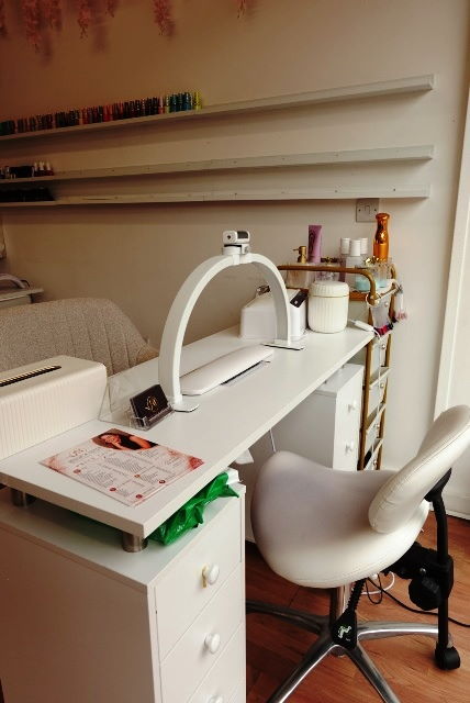 Hair and Beauty Salon in North London For Sale for Sale
