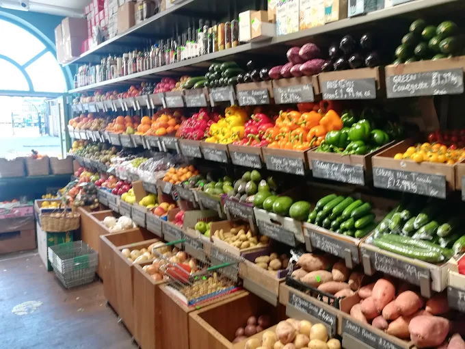Quality Fruit & Greens Shop in North London For Sale