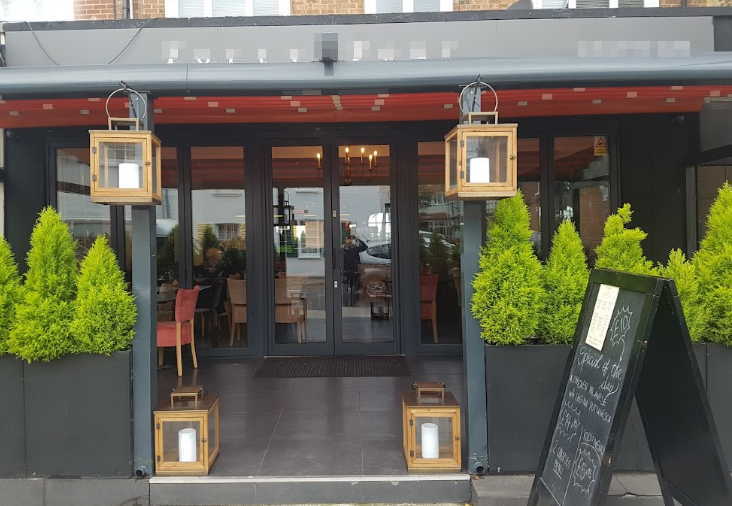 Modern Restaurant in South London For Sale