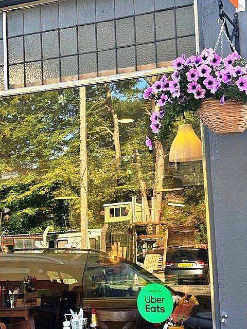 Traditional Café in Tadworth For Sale for Sale