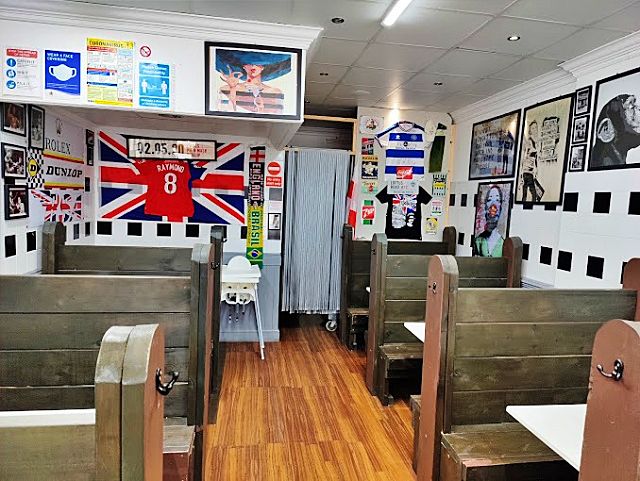 Old established Caf in Ruislip For Sale