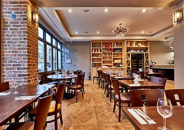 Licenced Italian Restaurant in North London For Sale