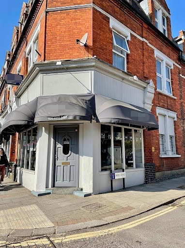 Attractive Greek Restaurant in Middlesex For Sale