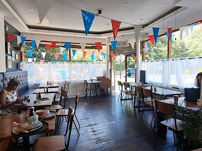 Daytime Cafe Restaurant in South London For Sale