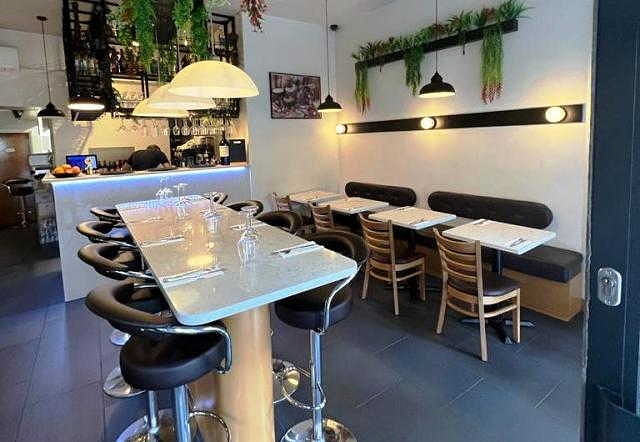 Licensed Italian Restaurant in South London For Sale