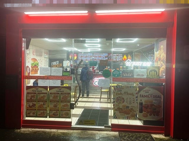 Modern Licensed Fast Food Takeaway in South London For Sale