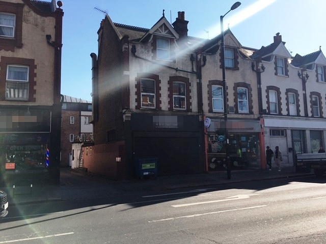 Well Fitted Fast Food Takeaway in Surrey For Sale