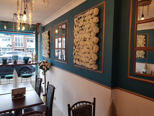 Well Presented Tea Room in North London For Sale