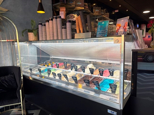Sell a MODERN COFFEE SHOP AND DESSERT PARLOUR in Middlesex For Sale