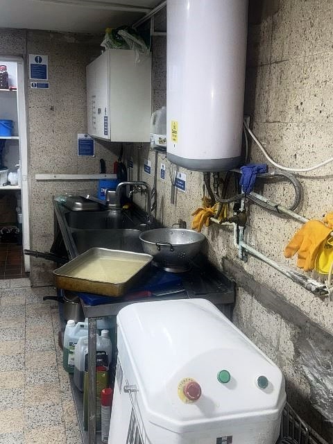 Pizza and Kebab Shop in South London For Sale for Sale