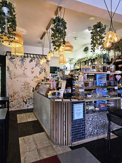 Sell a Cafe Coffee Shop with full on Licence in Surrey For Sale