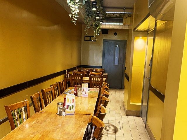 Licenced Cafe Restaurant in North London For Sale for Sale