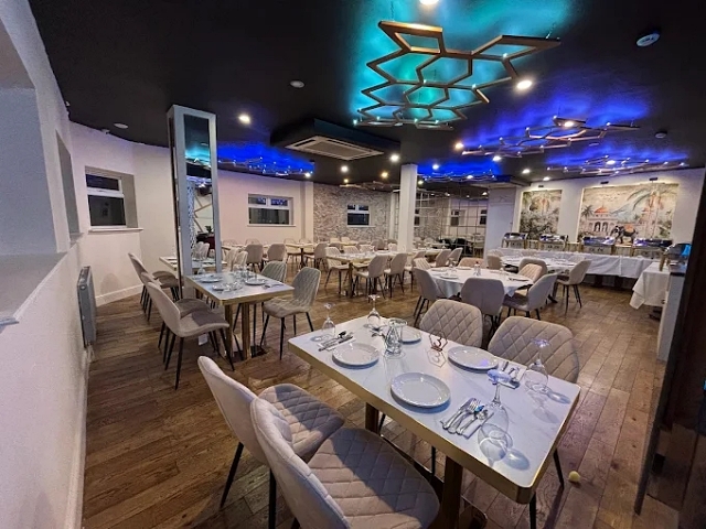 Buy a Indian Restaurant & Takeaway in Berkshire For Sale