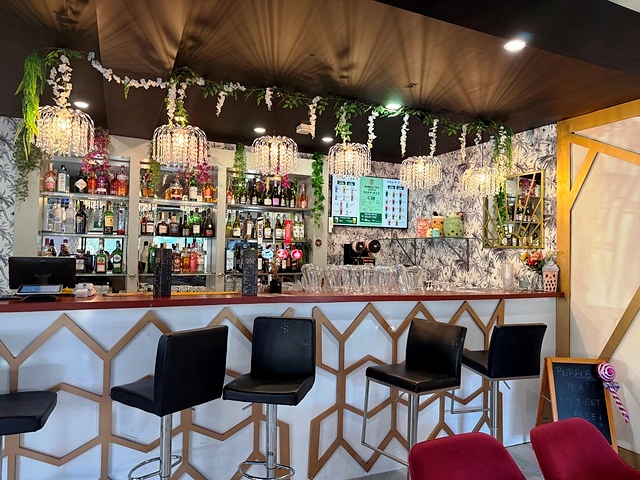 Indian Restaurant & Takeaway in Berkshire For Sale for Sale