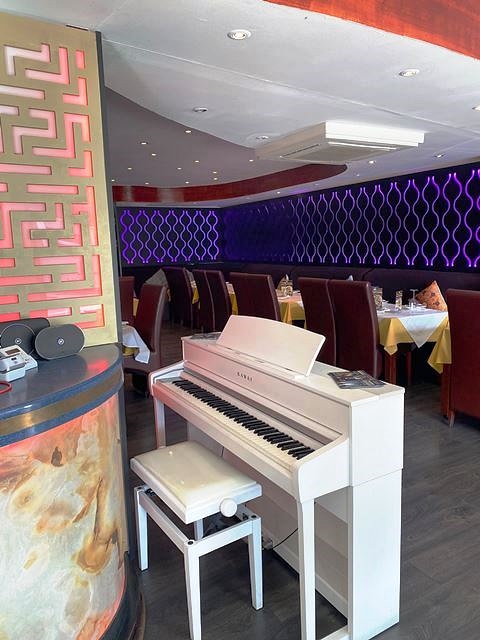 Fine Dining Indian Restaurant in Hertfordshire For Sale for Sale