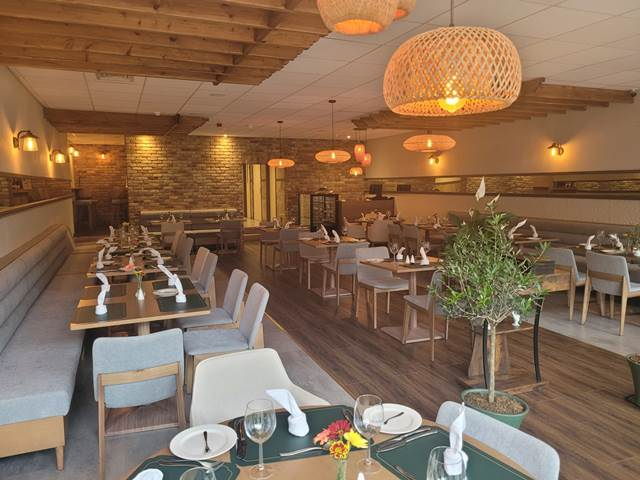 Immaculate Licensed Restaurant in Surrey For Sale