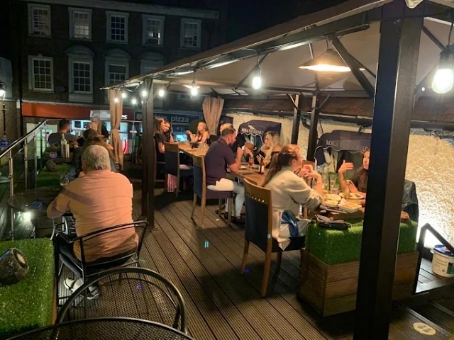 Attractive Licenced Restaurant in Surrey For Sale