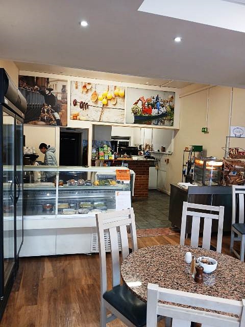 Spaciouse Newly Fitted Café in Surrey For Sale for Sale