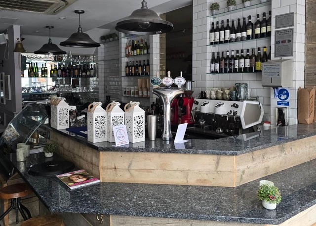 Lincesed Italian Restaurant in South London For Sale for Sale