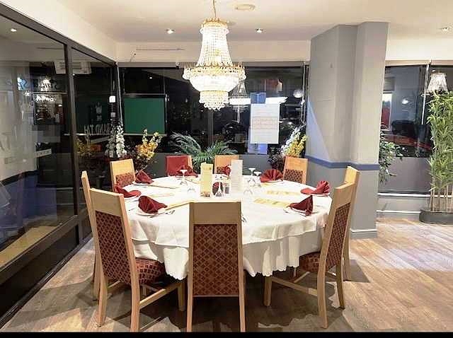 Buy a Well Presented Indian Restaurant in Surrey For Sale