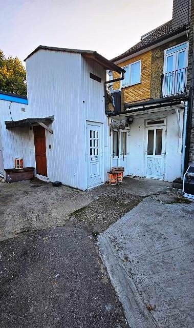 Well Established Indian Takeaway in Middlesex For Sale for Sale