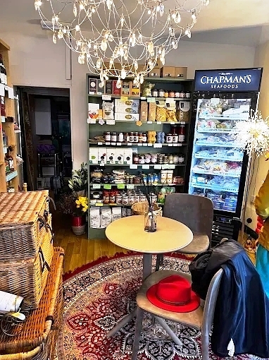 Most Attractive Delicatessen with Off Licence in Berkshire For Sale