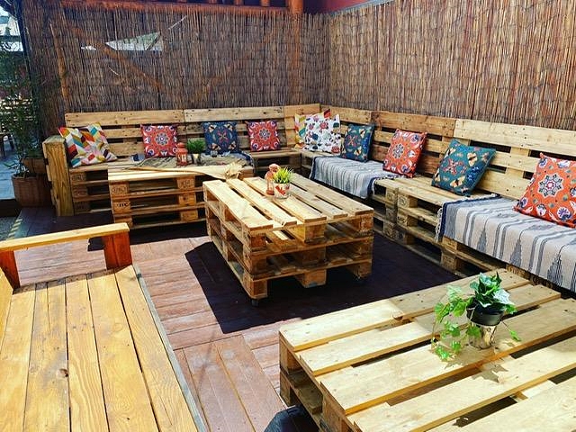 Italian Restaurant and takeaway with Off Licence in South London For Sale for Sale