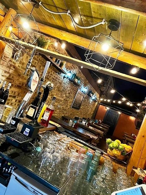 Italian Restaurant and takeaway with Off Licence in South London For Sale for Sale