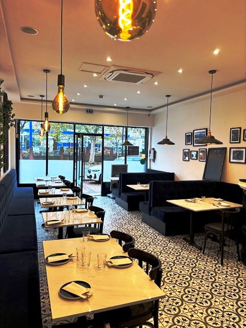 Indian Restaurant and Takeaway in Middlesex For Sale for Sale