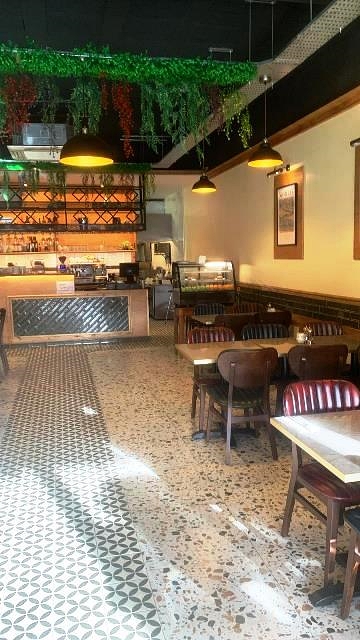 Licenced Cafe Restaurant in North London For Sale for Sale